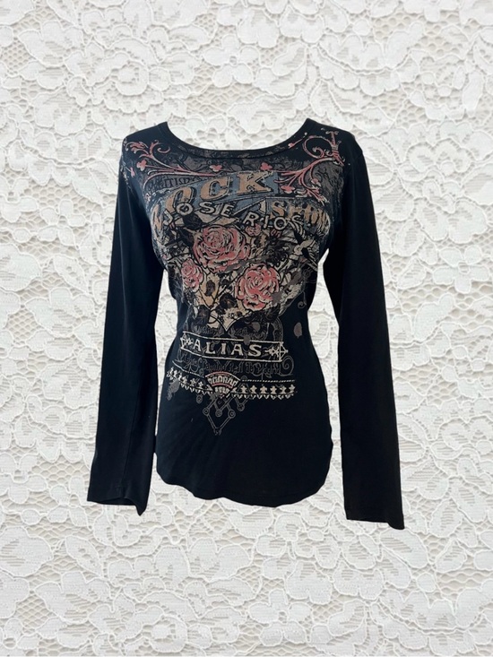 Edista Tops - vintage grunge black long sleeve top with rose graphic